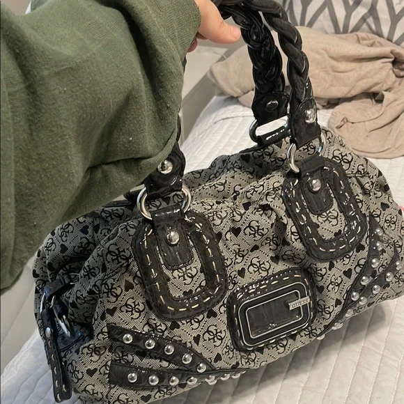 Stylish Black and Gray Monogram Women's Bag - Picture 2 of 3